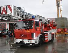 Mercedes-Benz Drehleiter, Feuerwehrauto Camiva DLK23/12